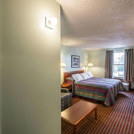 Rodeway Inn Lakeville Dış mekan fotoğraf