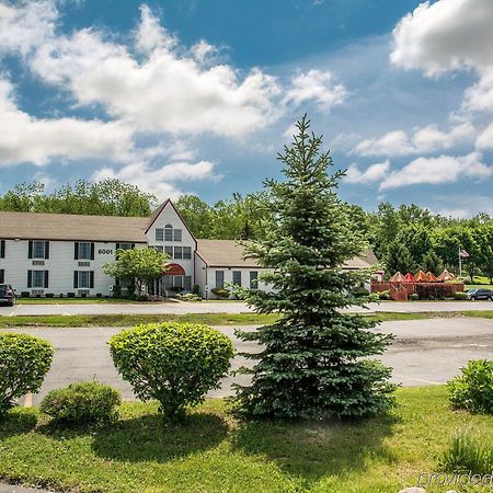 Rodeway Inn Lakeville Dış mekan fotoğraf