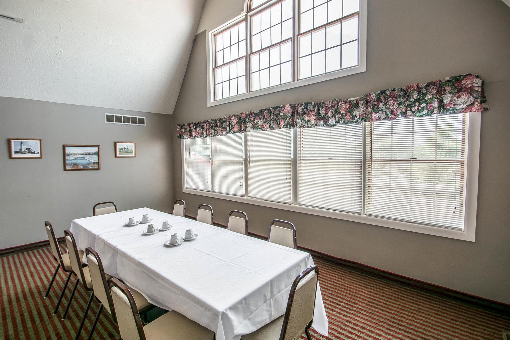 Rodeway Inn Lakeville Dış mekan fotoğraf