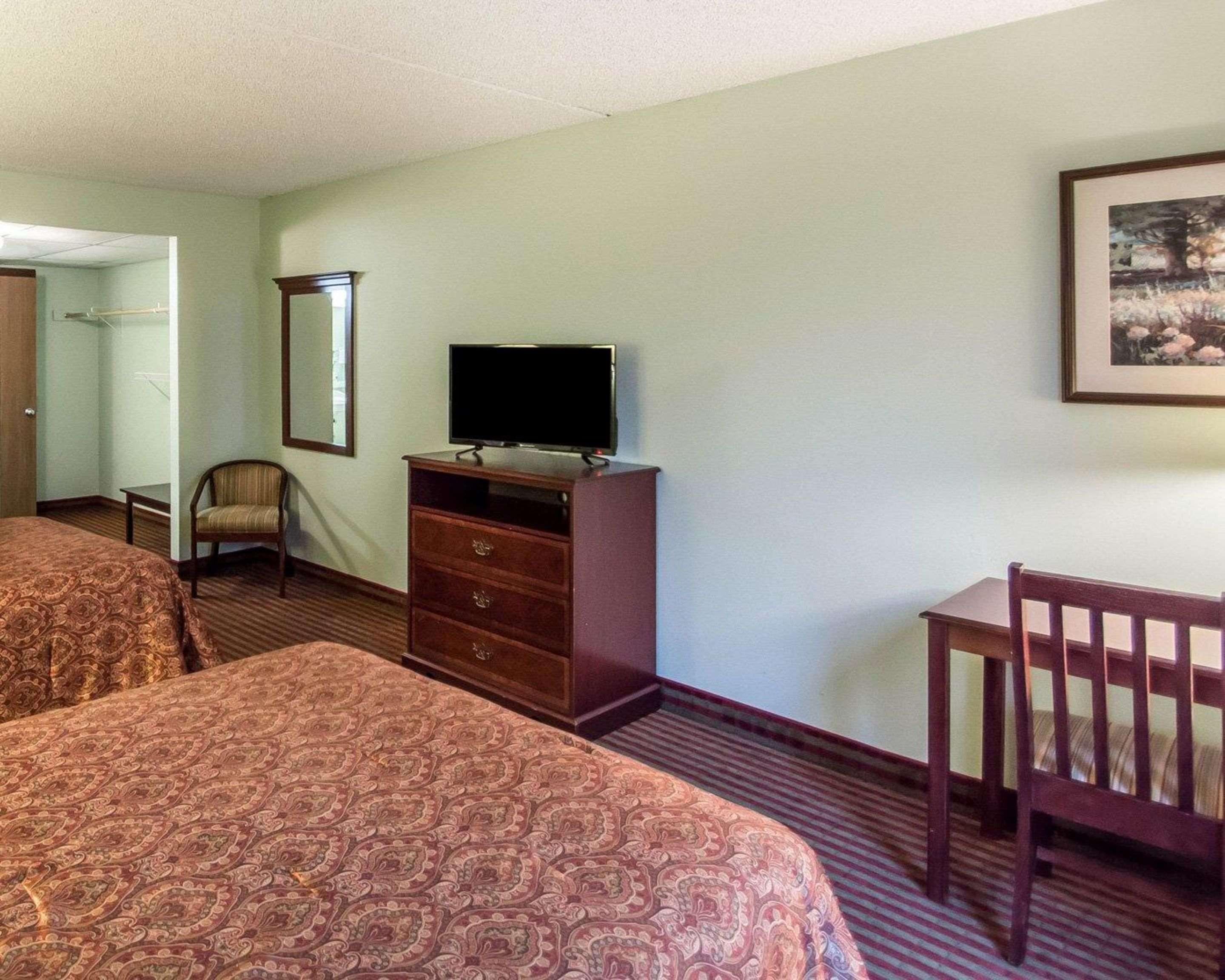 Rodeway Inn Lakeville Dış mekan fotoğraf