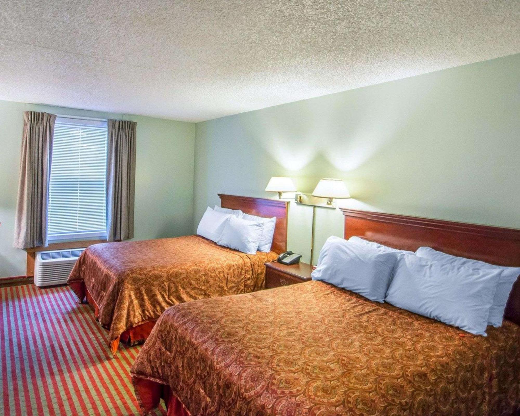 Rodeway Inn Lakeville Dış mekan fotoğraf