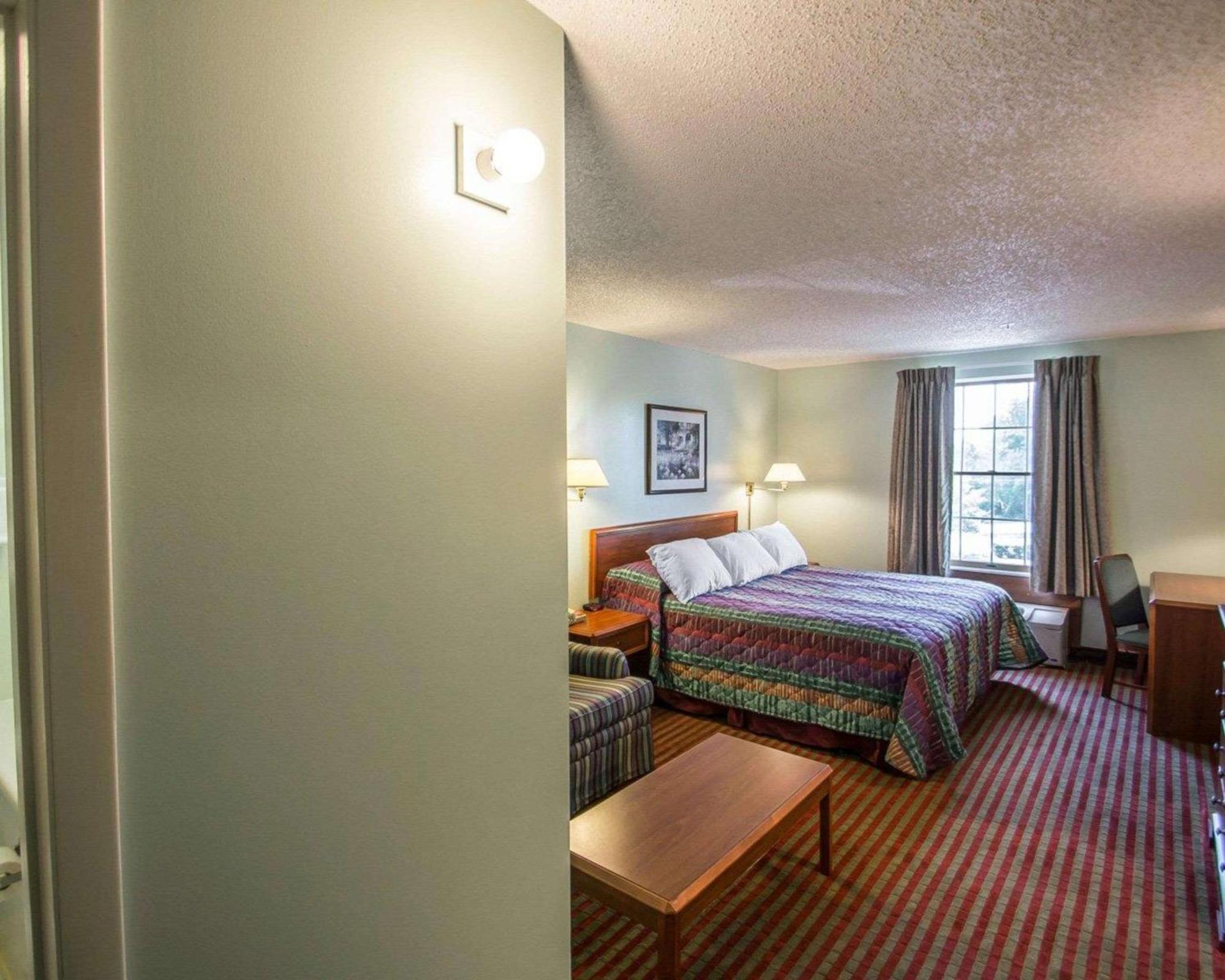 Rodeway Inn Lakeville Dış mekan fotoğraf