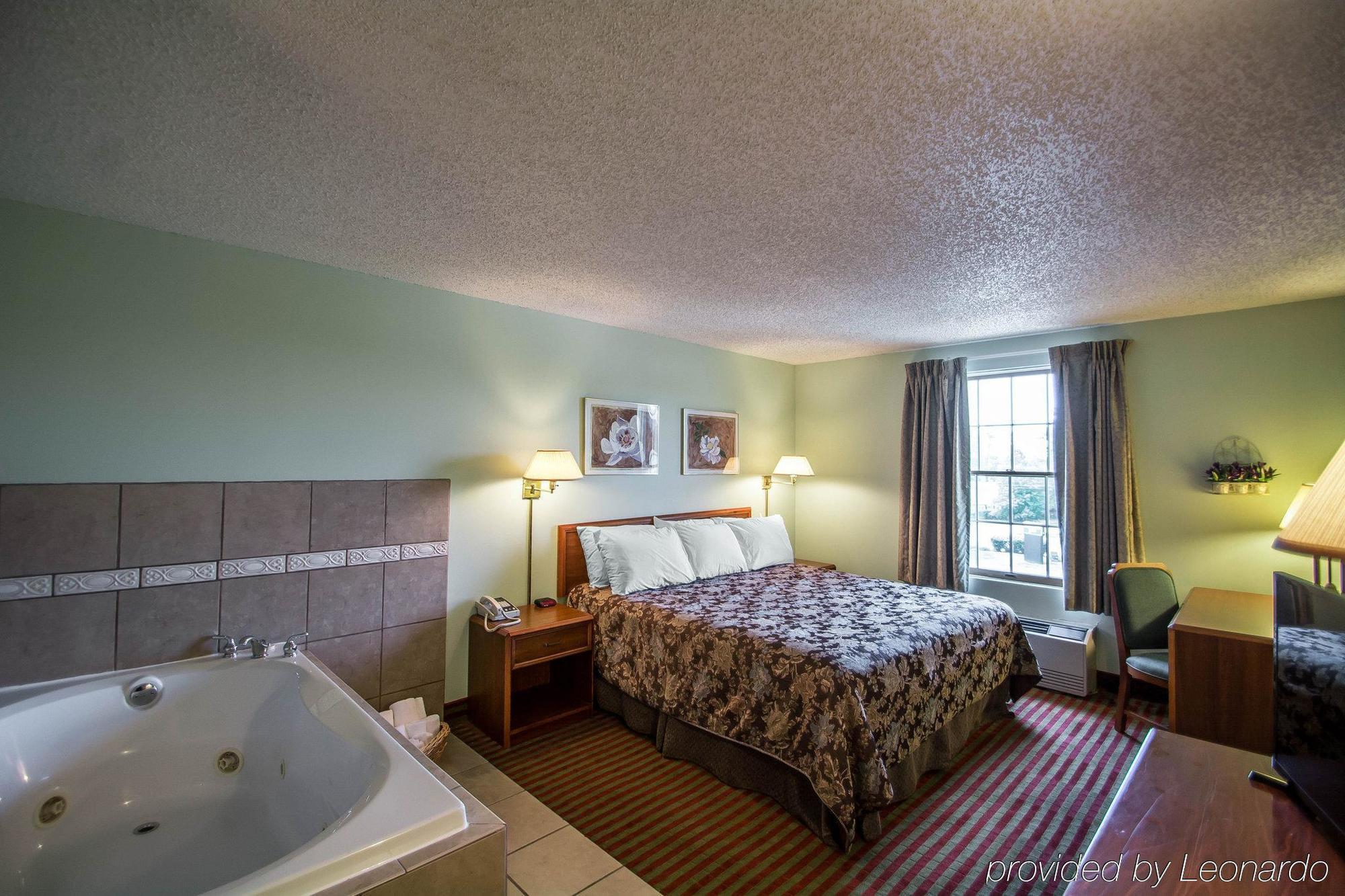 Rodeway Inn Lakeville Dış mekan fotoğraf