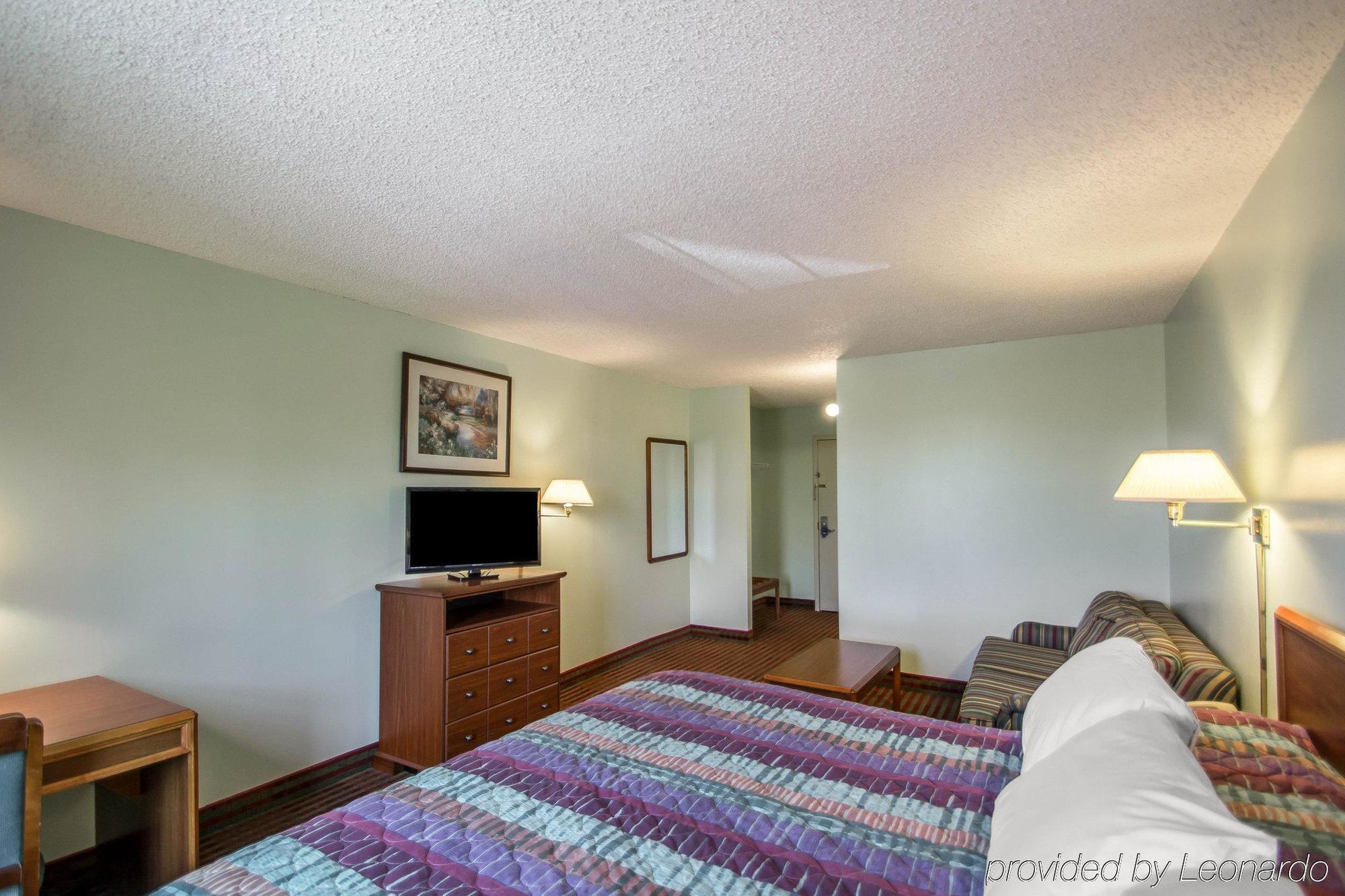Rodeway Inn Lakeville Dış mekan fotoğraf