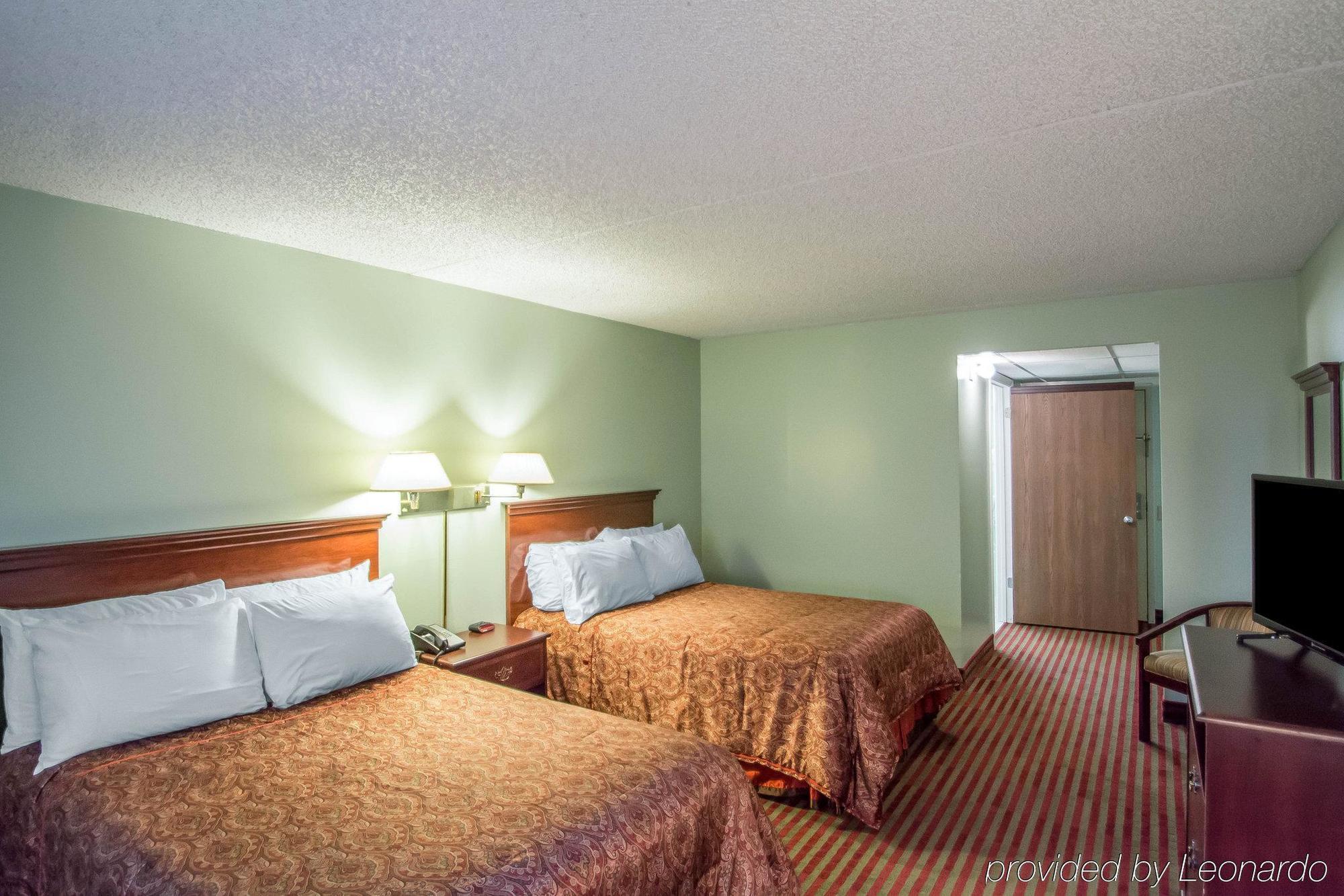 Rodeway Inn Lakeville Dış mekan fotoğraf